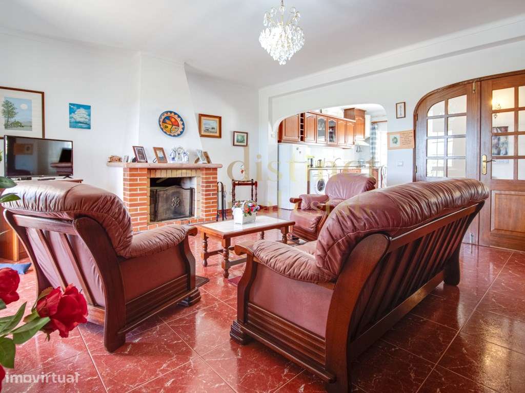 Moradia com 2 quartos e boas vistas-10