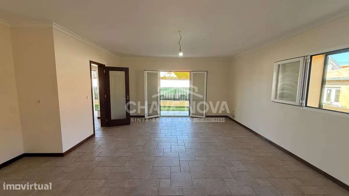 FN - Moradia térrea de 4 frentes | T3 com suite | Terreno de 722 m-2