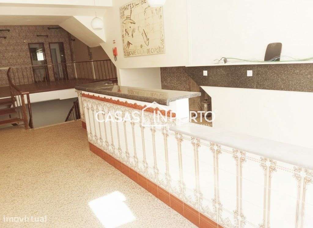 Arrenda-se Loja Ampla para Restauração - Porto - Grande imagem: 2/10