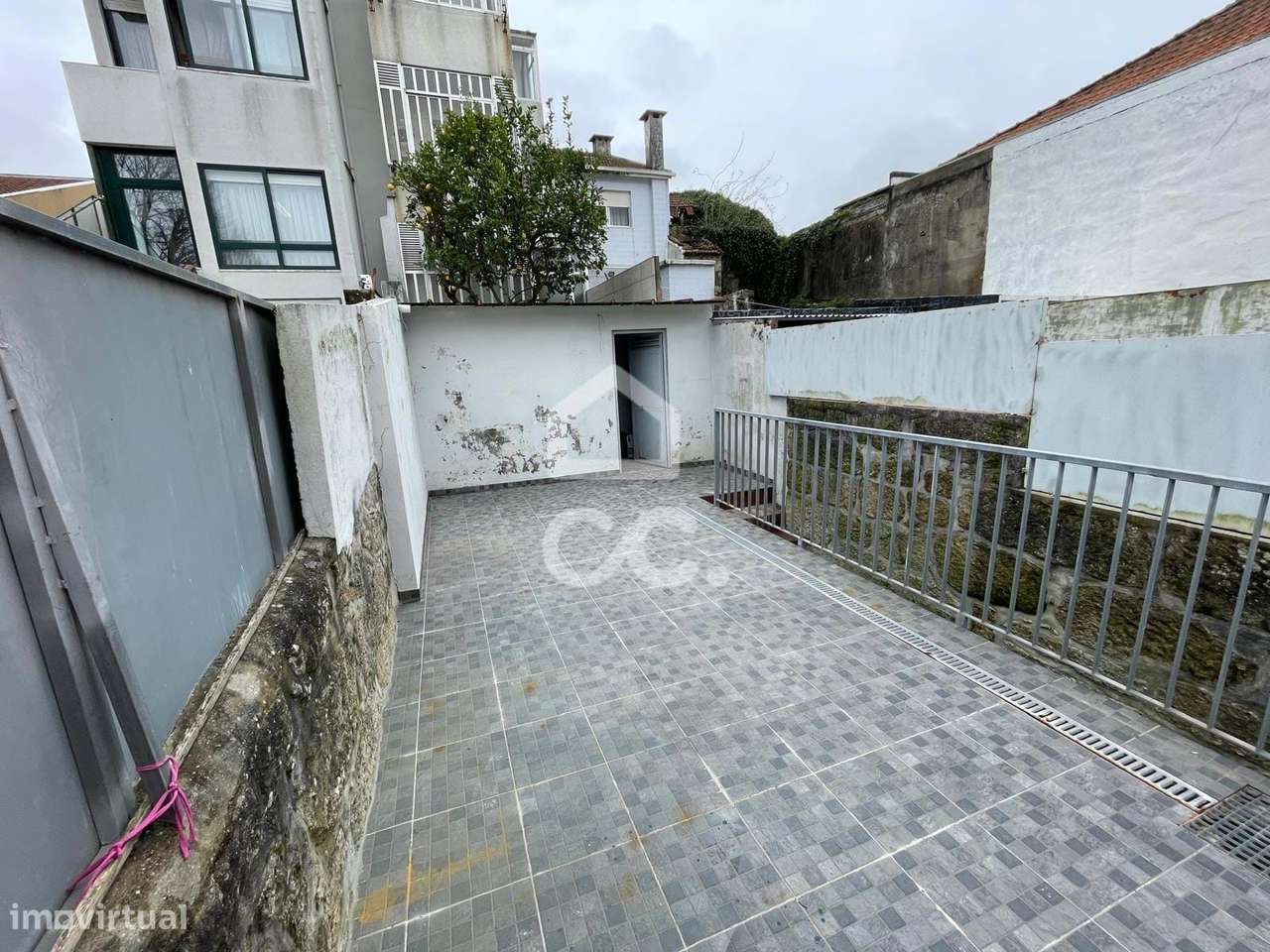 Moradia T2+1 Renovada em Campanhã-26