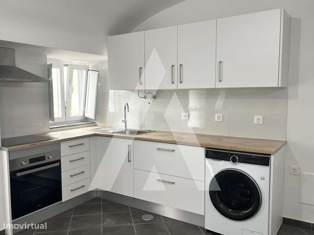 Moradia T2 Térrea no Centro Histórico de Évora-5