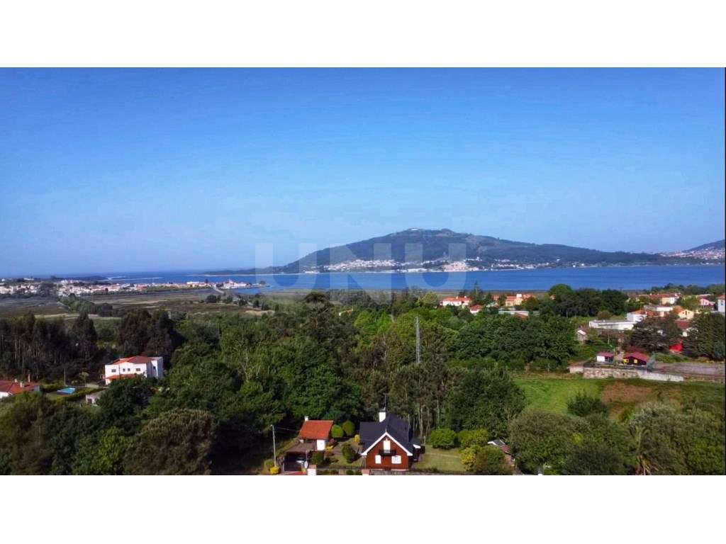Moradia T4 com Piscina e 2 106m2 de Terreno em Caminha - Espaço e P...-51