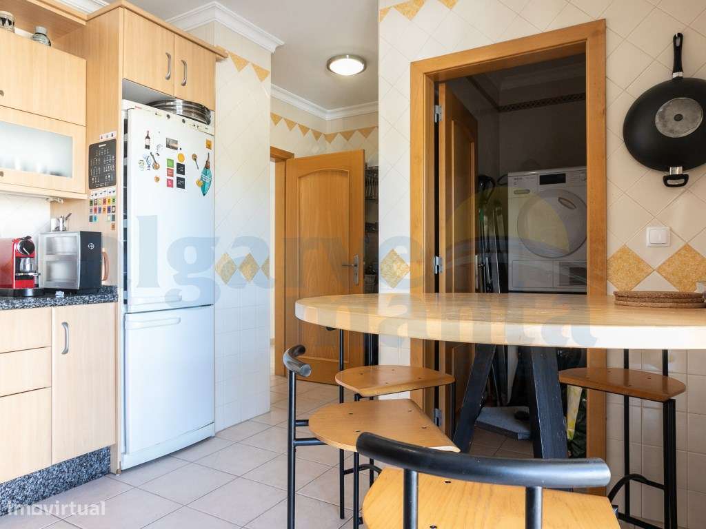 Moradia T5 com Jardim e Piscina + Lote Urbano para construção - Cas...-16