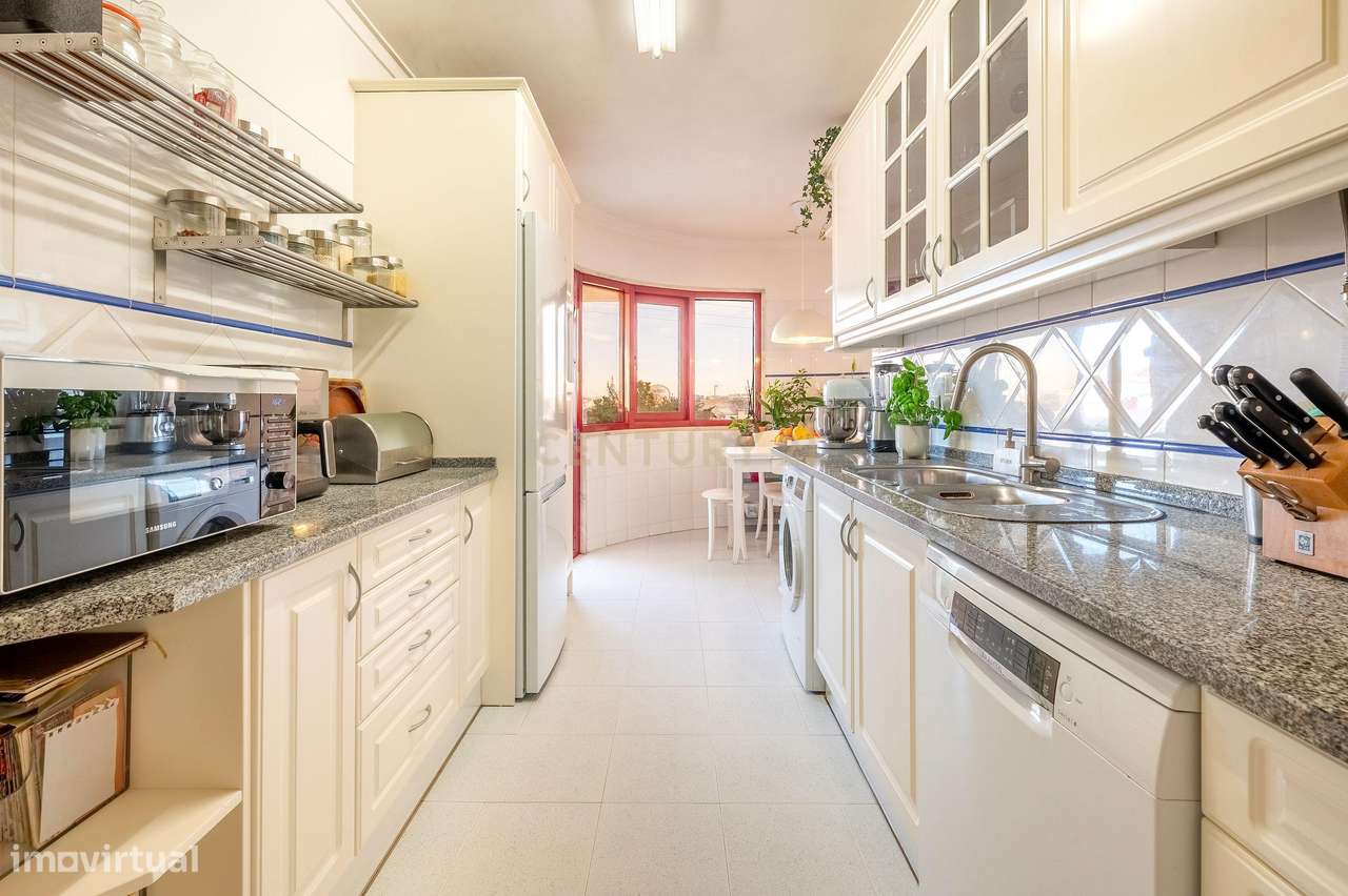 Apartamento T3, com Box de 85 m2 e Arrecadação em Odivelas-20