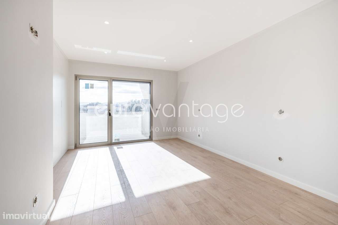 Moradia T4 | Nova | Jardoeira – Batalha-21