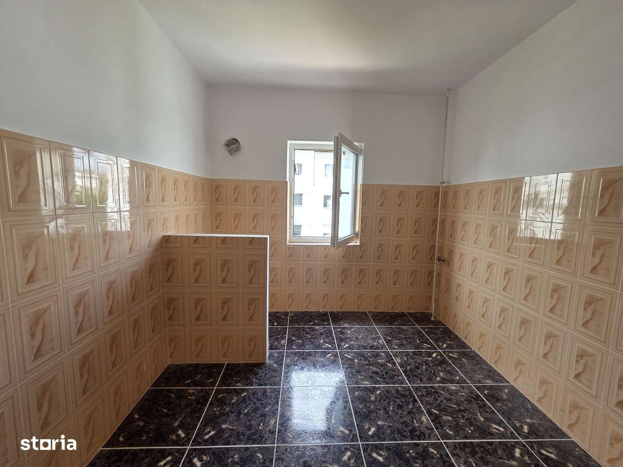 Apartament 2 camere semidecomandat zona ANAF - Adjud-5
