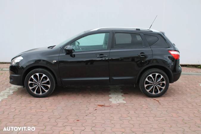 Nissan Qashqai 2.0 dCi DPF 4x4 Aut tekna - 2