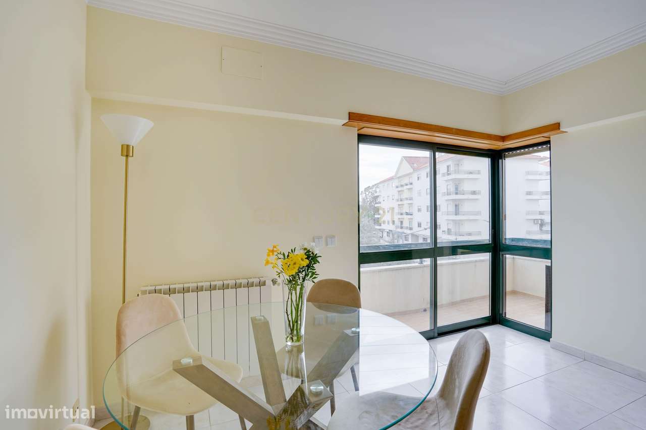 T3+1 na Póvoa de Santa Iria, duplex, com varandas, estacionamento e ar - Grande imagem: 5/42