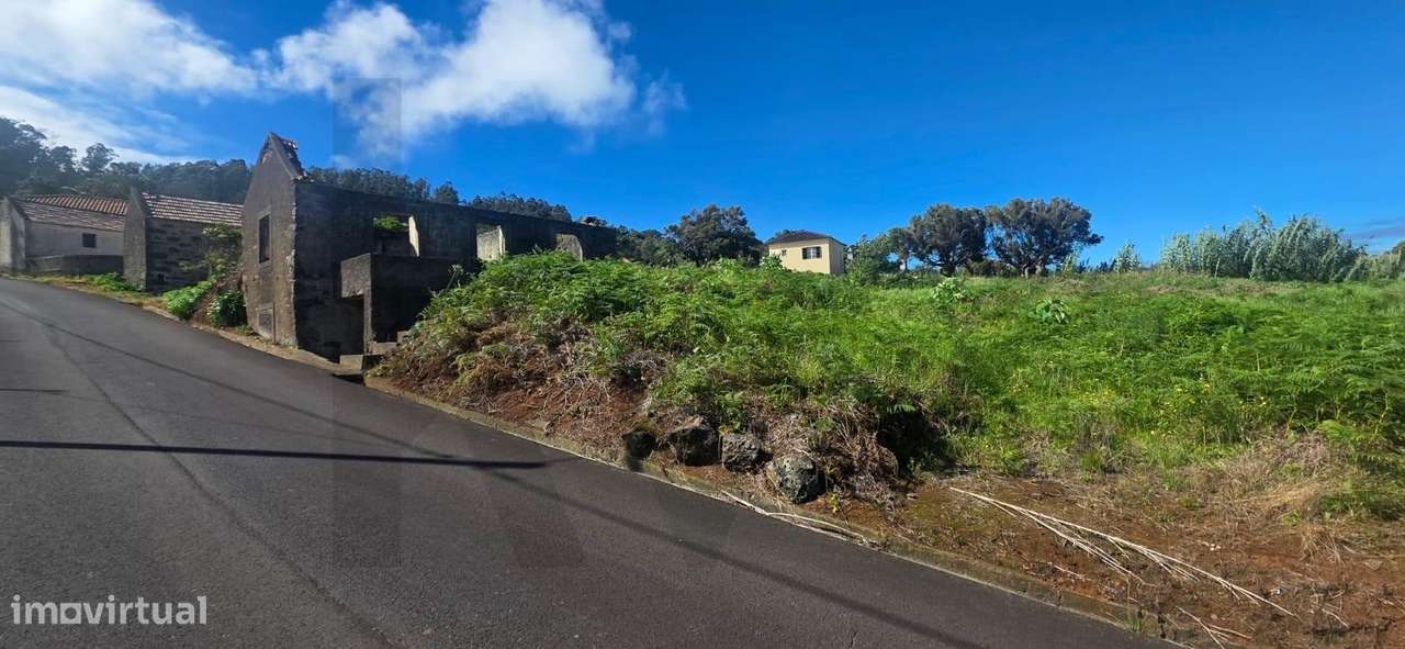 Ruínas com 1200 m2 de Terreno - Grande imagem: 4/11