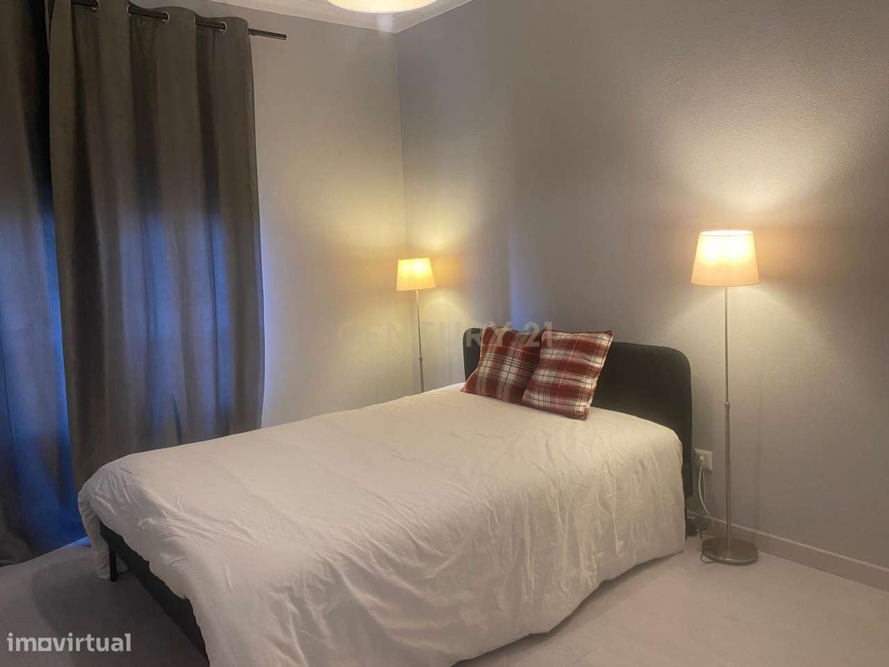 Apartamento T2 com Vista Panorâmica em Barreiro-14