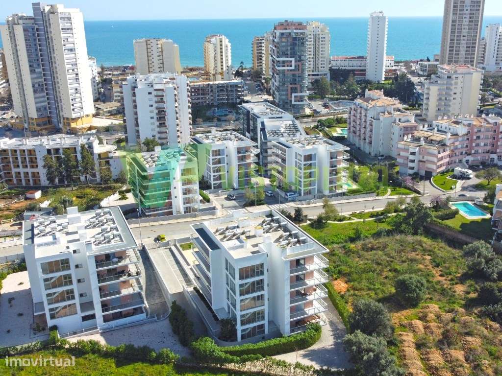 Apartamento T2 em Condomínio com Piscina na Praia da Rocha - Grande imagem: 2/25