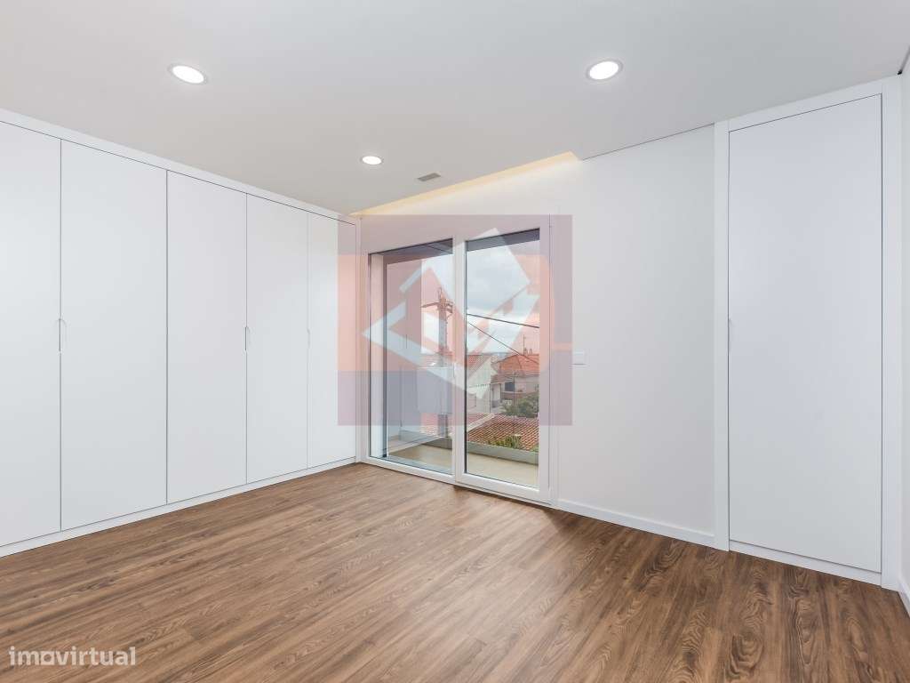 Moradia V5 nova no Bairro do Trigache em Famões-20