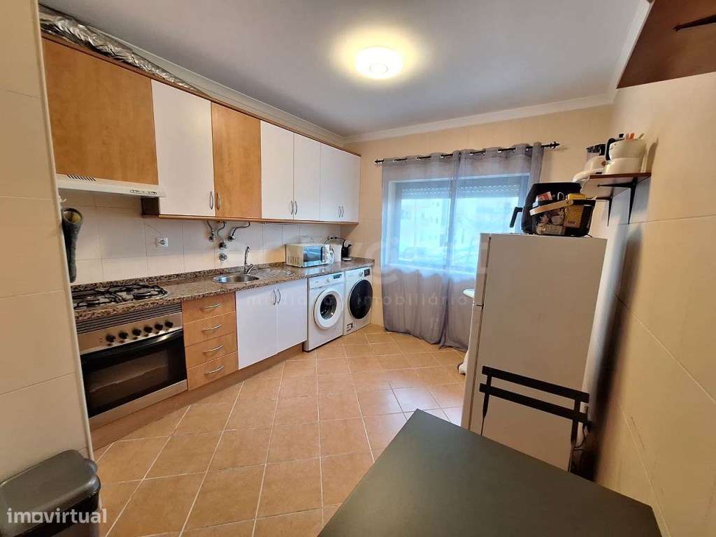 Apartamento T3 com 152 m2, com parqueamento na garagem localizado n...-21