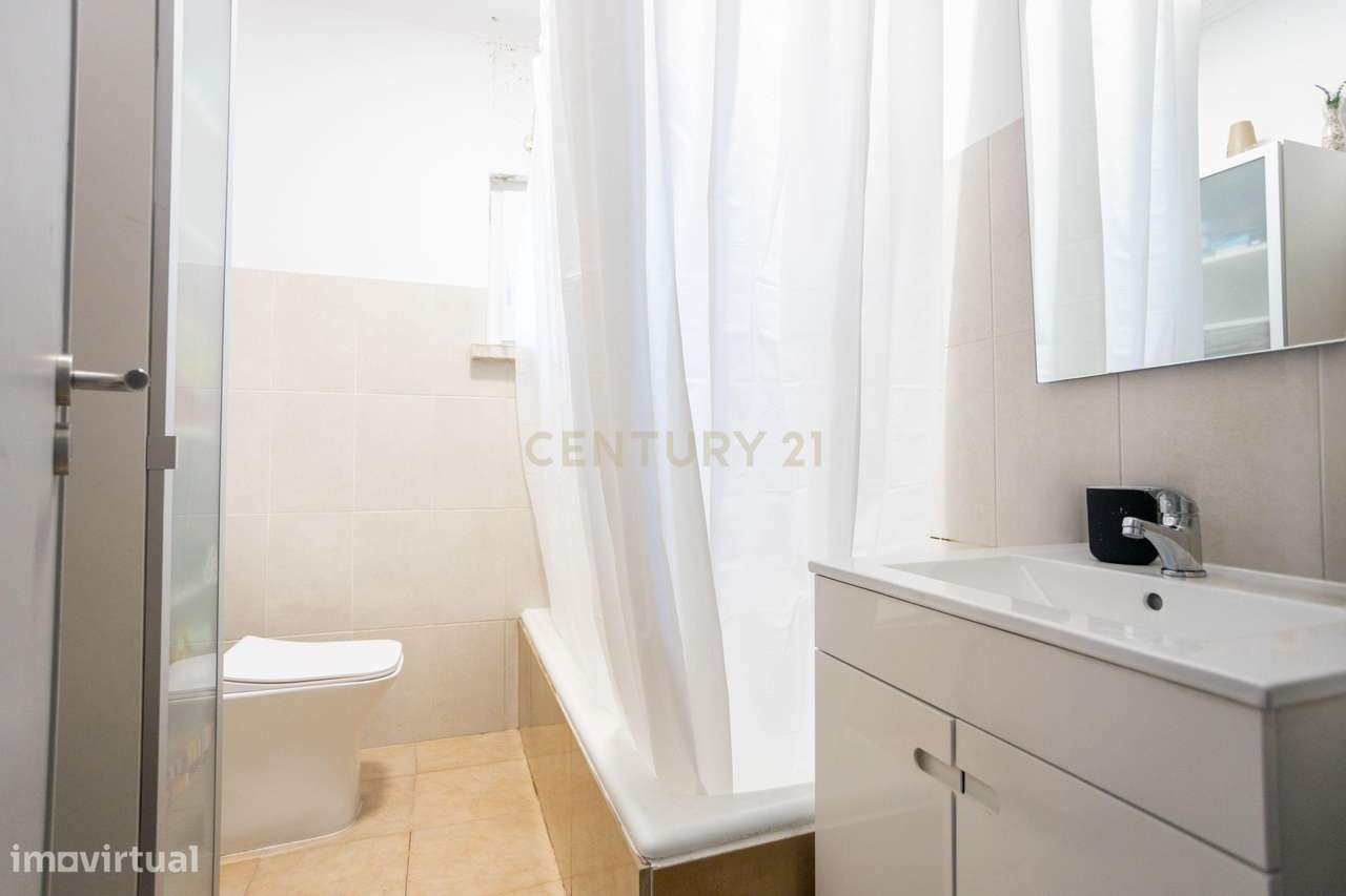 Apart. T2 c/70m2 na P. Stº Adrião - Rua Padre António Vieira-12