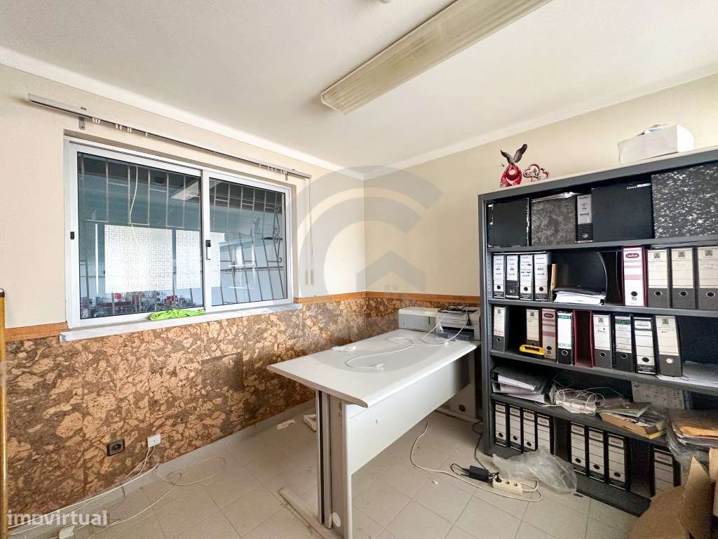 Armazém Industrial com Escritórios - Localização Estratégica na N361 - Grande imagem: 4/7