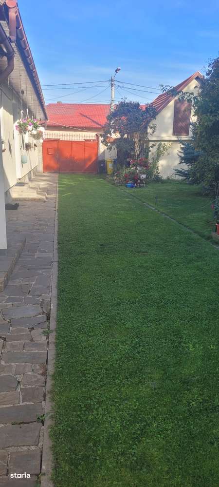 Vand casa cu teren de 1753 mp in Prejmer - Imagine principală: 5/10