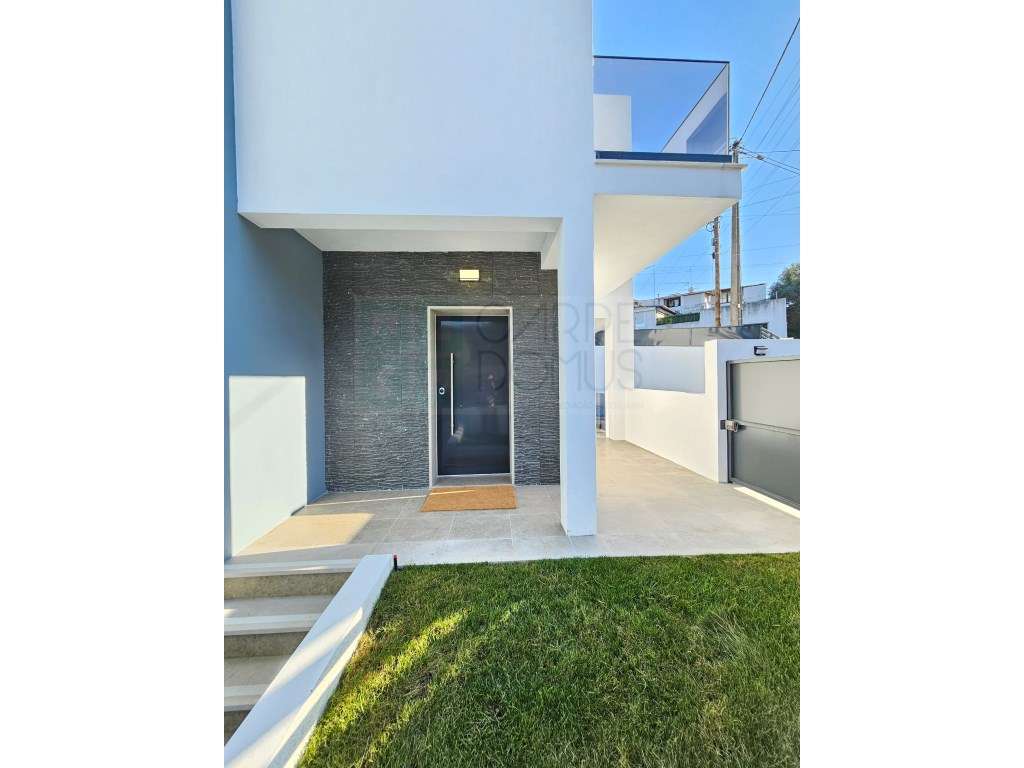 Moradia nova T4 com piscina, em Alverca, Vila Franca de Xira, Lisboa - Grande imagem: 3/54