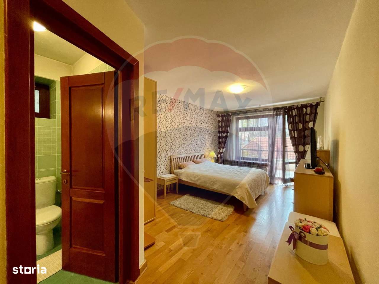 Apartament cu 3 camere de vânzare în zona Schei-3