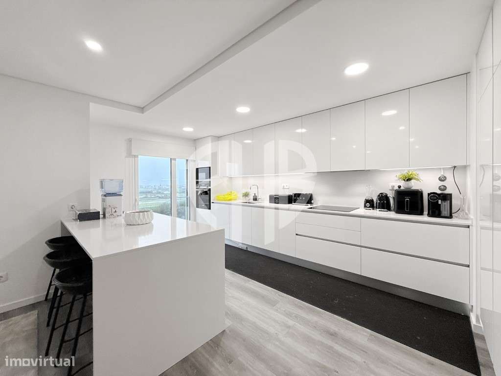 Apartamento T4 Duplex 3/ Suites com Vista Lisboa / Rio Tejo-11