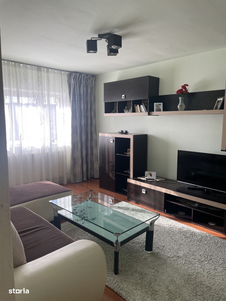 De vanzare apartament cu 3 camere + uscatorie, Dealul Florilor