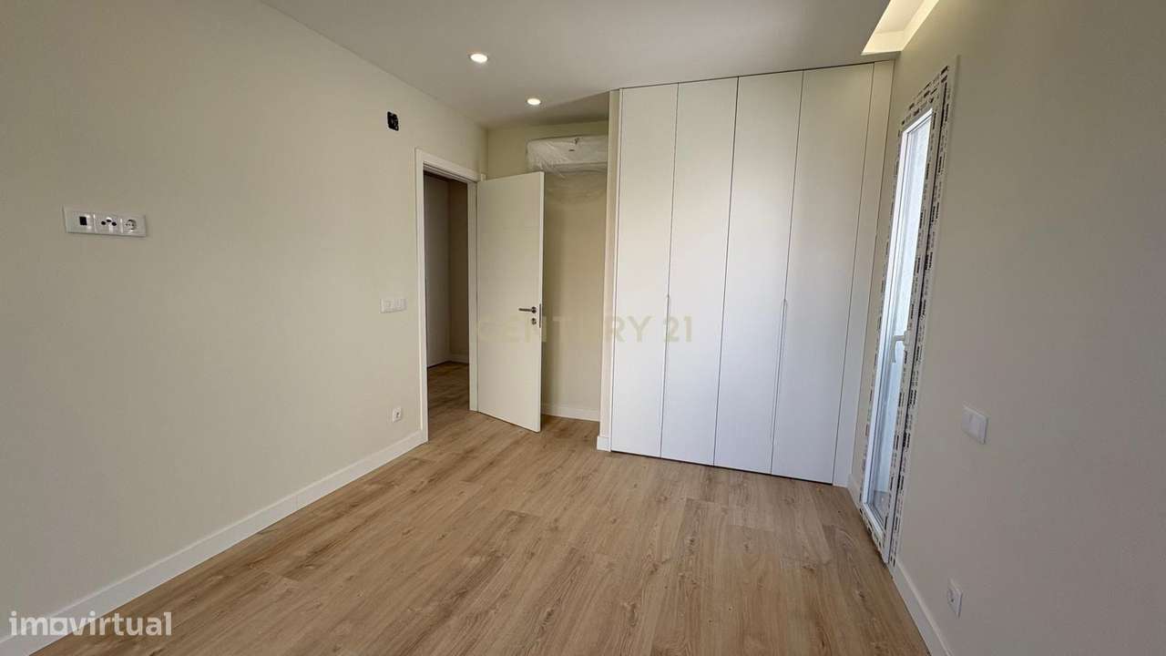 Moradia independente à venda em Famões, Odivelas-32