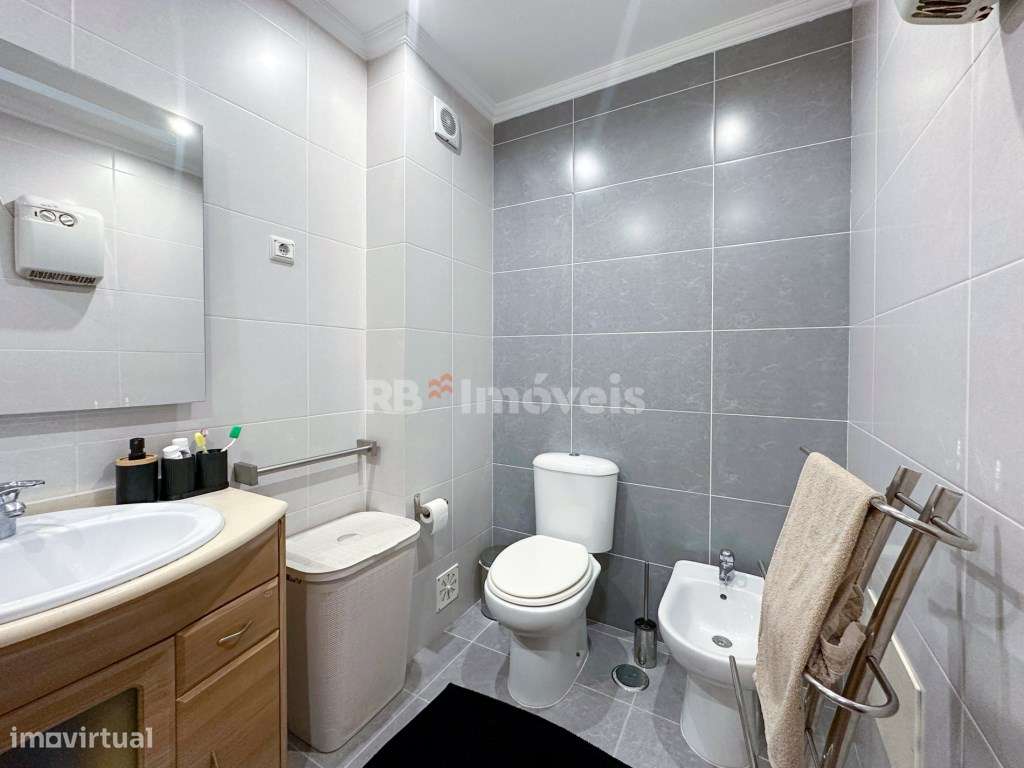 Apartamento T3 c/ Garagem, Sótão e 2 Varandas - Santarém-59