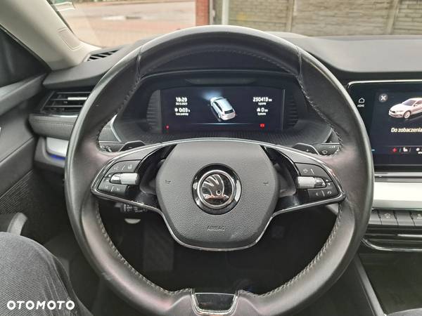 Skoda Octavia 2.0 TDI DSG Style - 11