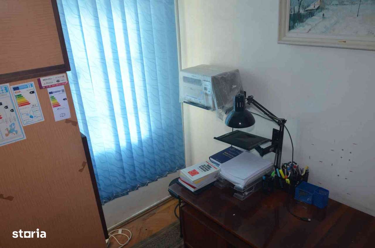 4 Camere Calea București, Piata Centrala din Craiova.-6