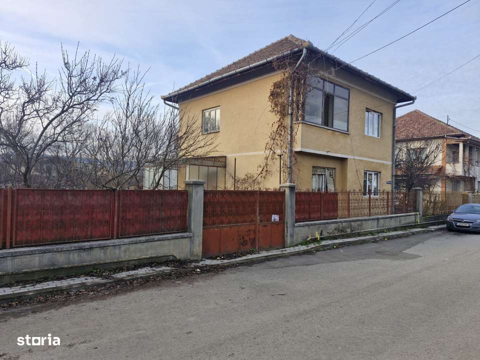 Imobil regim de inaltime p+1, constructie 1986, Cugir - Imagine principală: 1/4