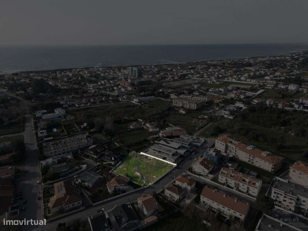 Terreno com projeto Aprovado para Construção de Moradia Contemporân... - Grande imagem: 4/20