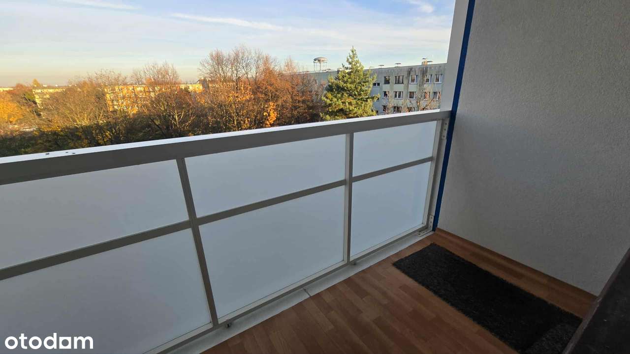 Duże mieszkanie typu M-5 w bloku na Osiedlu Górny Bór w Skoczowie.-9