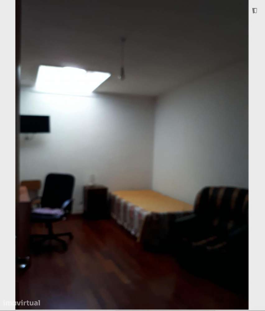 Quarto - localizado em Montes Claros Coimbra - Grande imagem: 3/20