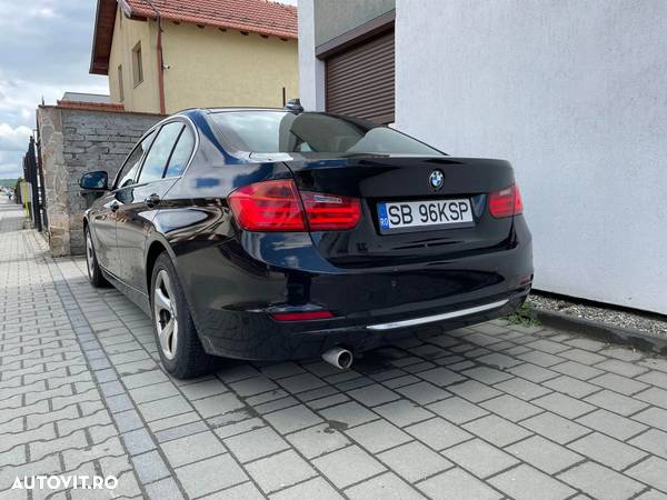 BMW Seria 3 320d Efficient Dynamic Edition Aut. Luxury Line - 9