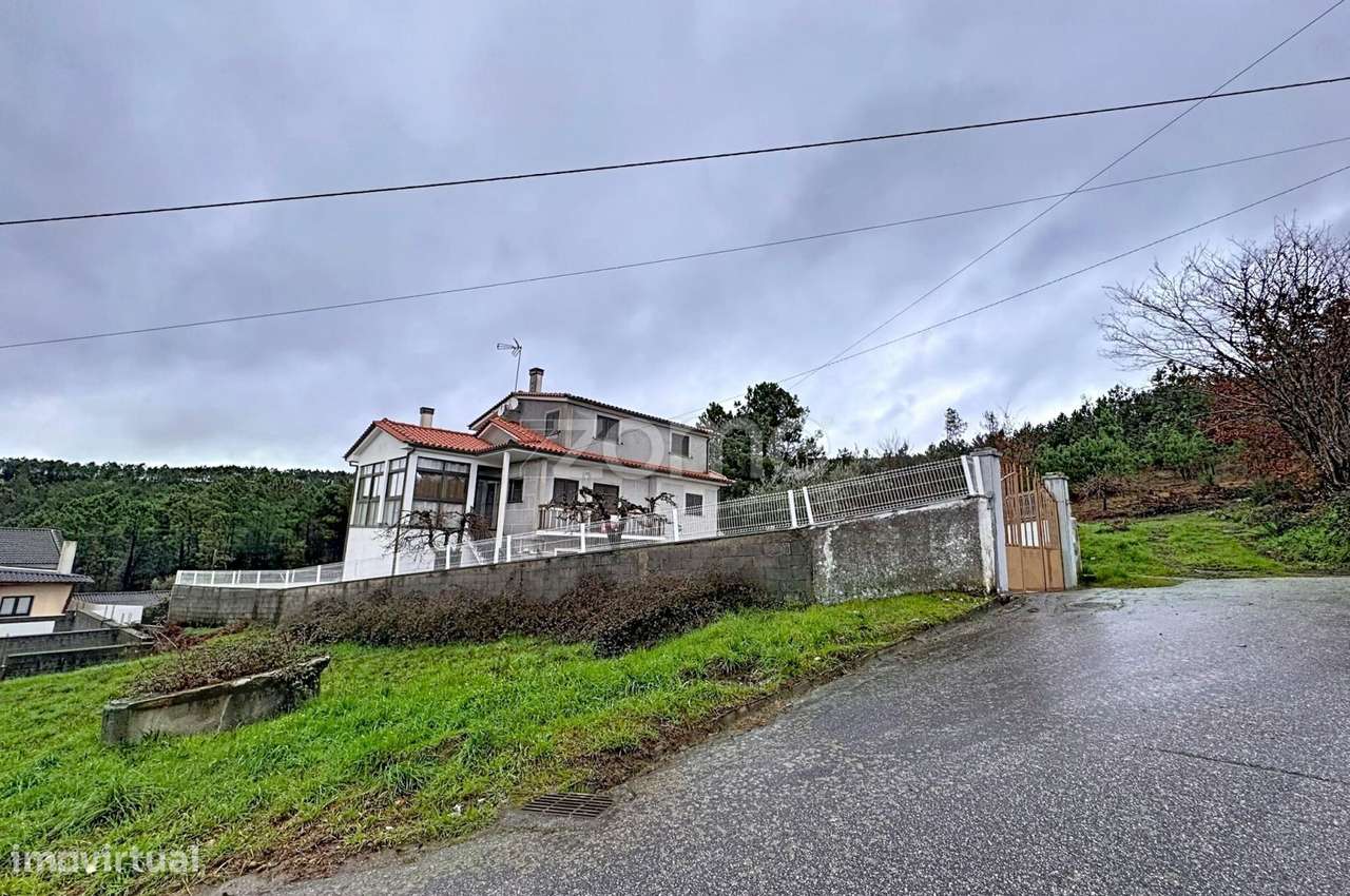 Moradia com Piscina, Quintal e Conforto Total a 8 km de Viseu-37