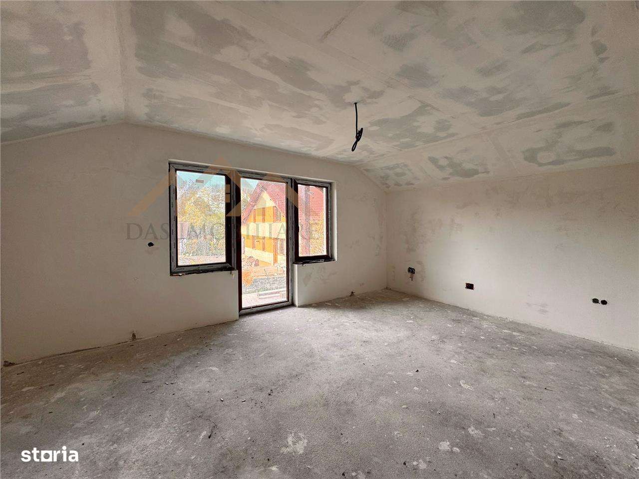 Casa cu etaj , la stadiul de semifinisat, Bargau, com. Cicarlau - Imagine principală: 1/12