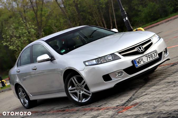 Honda Accord 2.0 Sport - 11