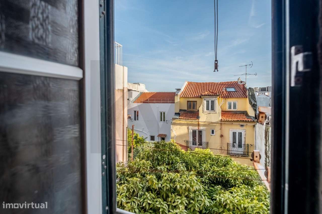 T0 remodelado na Madragoa - Estrela - Grande imagem: 5/13