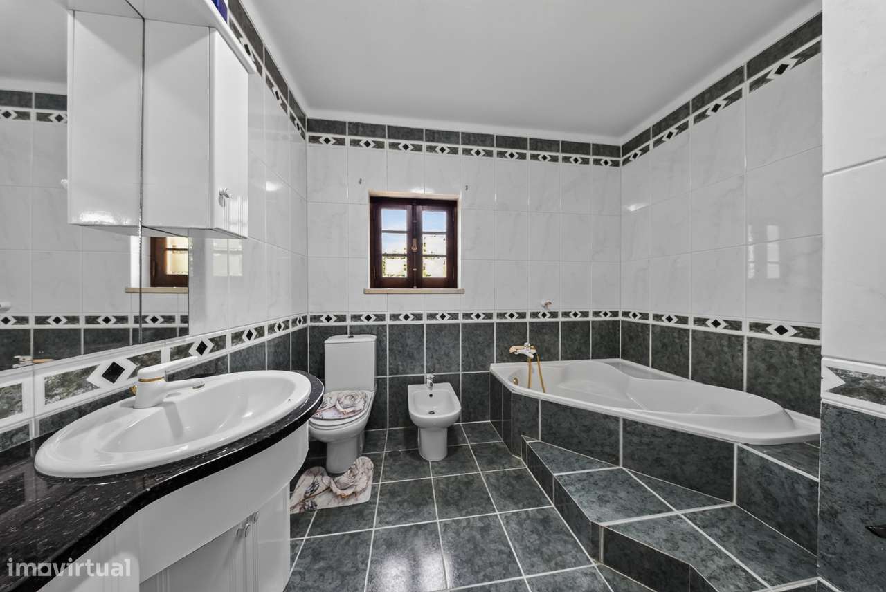 MORADIA T4 C/ GARAGEM FECHADA | MINDE - ALCANENA-22