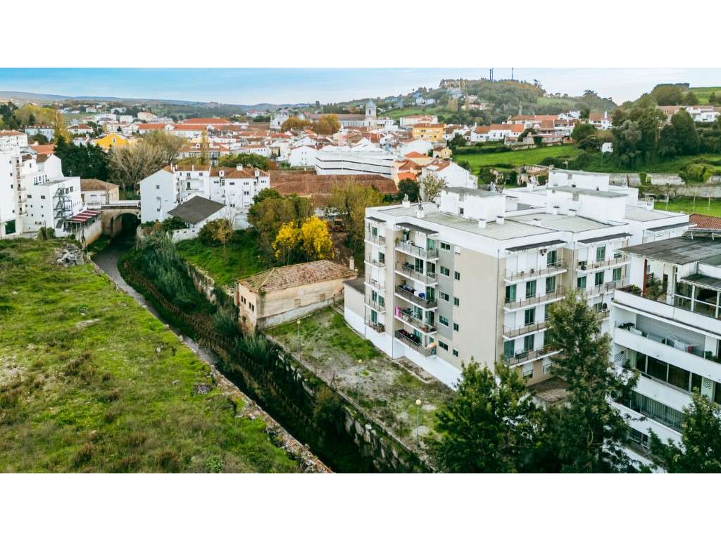 Apartamento T3 no Centro Histórico de Alcobaça-36