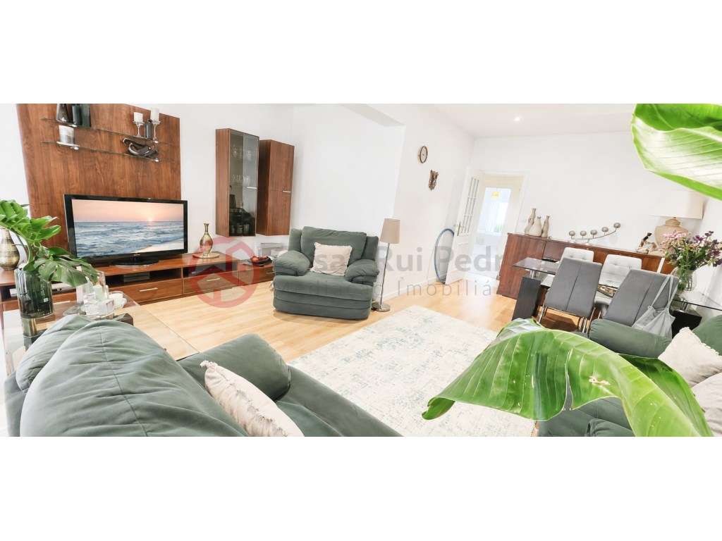 Apartamento T2 Remodelado em 2015 com Excelentes Áreas e Localizaçã...-12