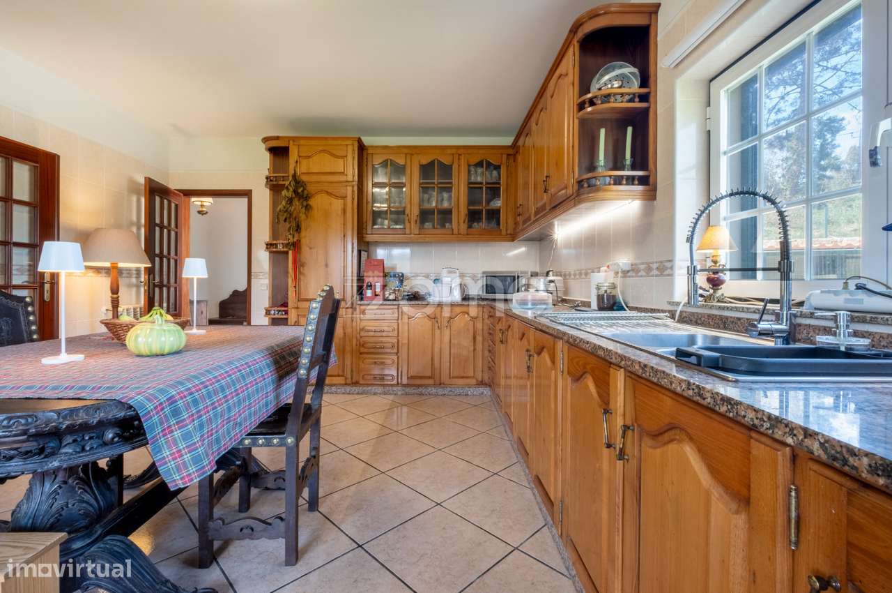 Moradia T3 • Individual • Jardim • Garagem • Canil •.Venade • Camin... - Grande imagem: 5/48