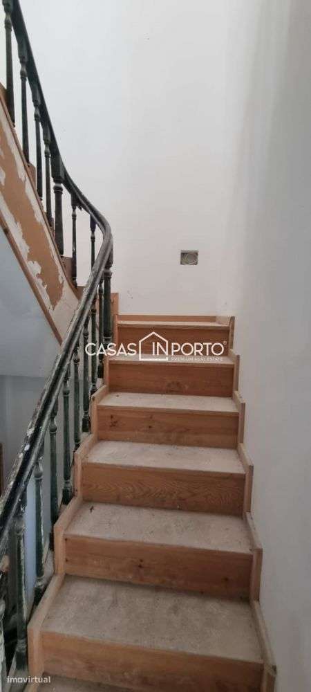 Prédio no Cais de Gaia - Grande imagem: 3/13