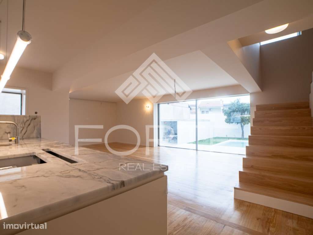 T3 com Piscina em Plena Cidade de São João da Madeira-5