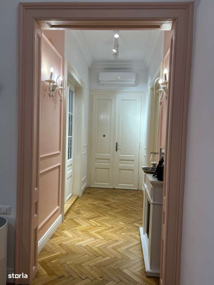 Vand Apartament Ultracentral in Oradea - Imagine principală: 4/19