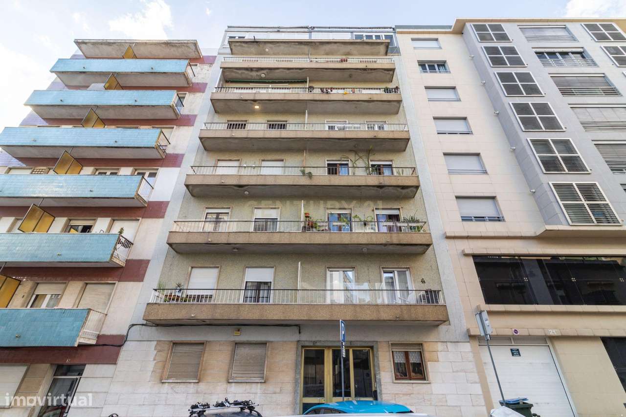 Fantástico T2 com ótimas varandas-25