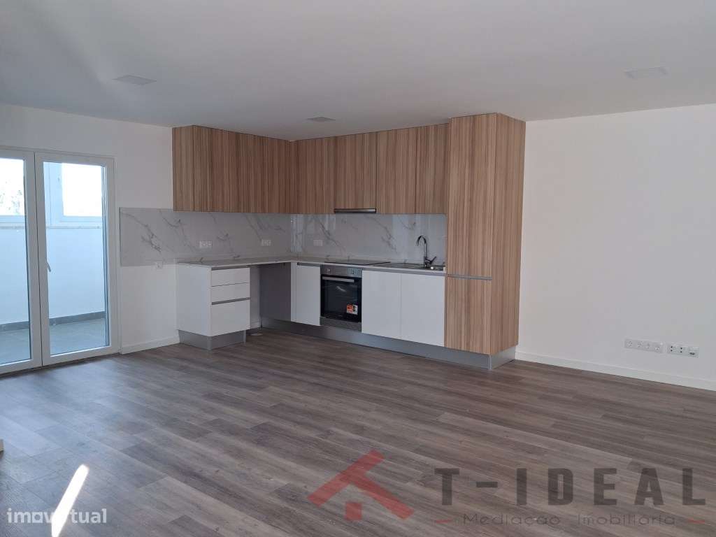 Moradia T3 totalmente remodelada perto das praias-4