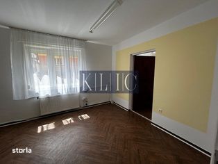 Spatiu comercial de inchiriat zona centrala 3 camere compartimentat