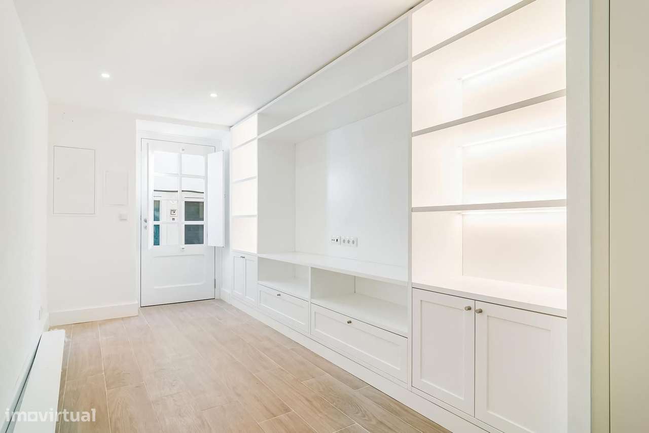 Apartamento T2 remodelado, Santos, Lisboa - Grande imagem: 2/26