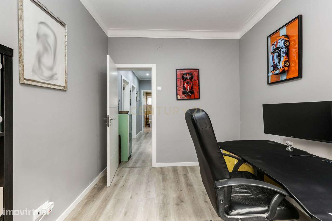 T2 mais 1 anexo com quintal em Queluz - Grande imagem: 5/25