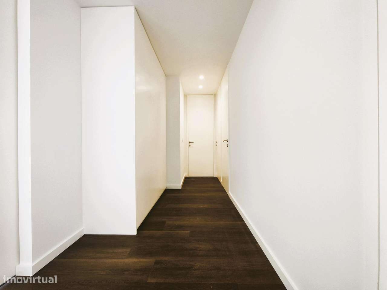 Apartamento T4 Novo (com Terraço e Centro Cidade)-21